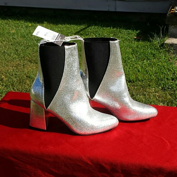 Rue21 Shoes - NWT Metallic silver booties 7.5